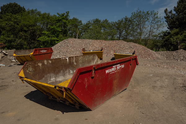 Things to know before hiring a skip [ Infographic ]