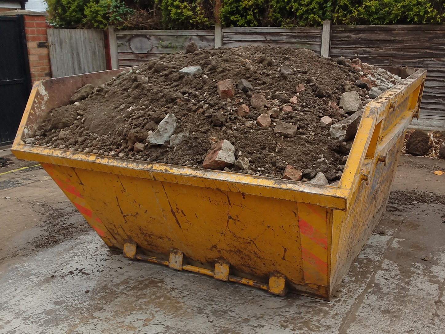 Can I Put Soil and Rubble in a Skip?